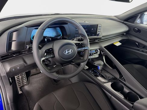 New 2026 Hyundai Elantra SEL Sport FWD image 9