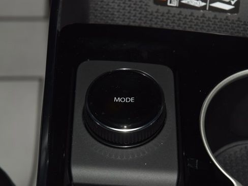 New 2026 Chevrolet Equinox LT w/ Convenience Package II image 32