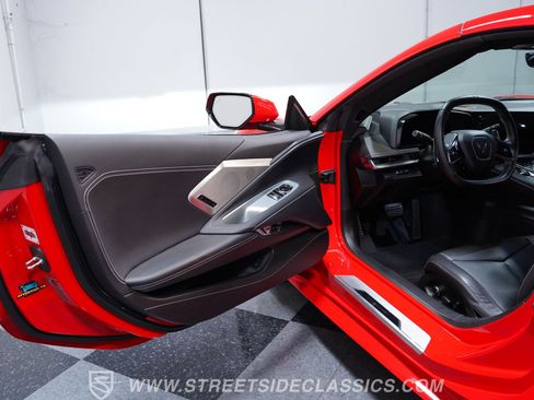 Used 2021 Chevrolet Corvette Stingray Preferred Cpe w/ Z51 Performance Package RWD image 32