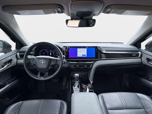 Used 2025 Toyota Camry XLE image 14