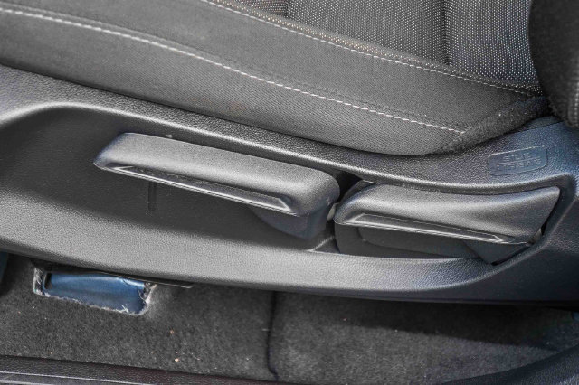 Used 2025 Honda CR-V LX image 28