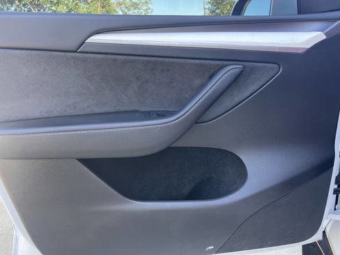 Used 2023 Tesla Model Y Long Range AWD/4WD image 16