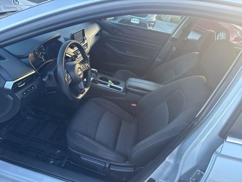 Used 2023 Nissan Altima 2.5 S image 9