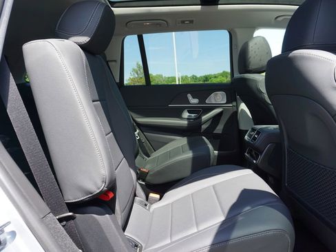 New 2026 Mercedes-Benz GLS 450 4MATIC image 43