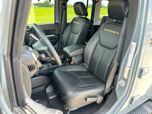 Used 2014 Jeep Wrangler Unlimited Sahara w/ Max Tow Package AWD/4WD image 11