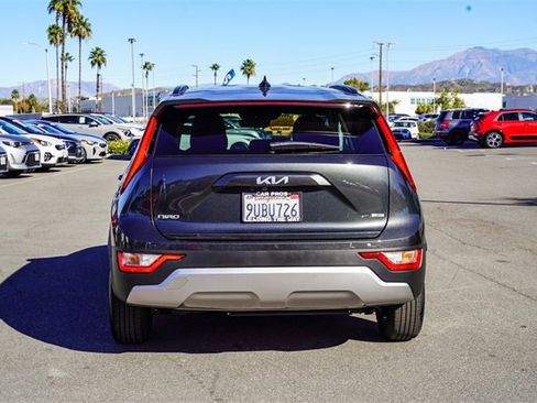 Certified 2025 Kia Niro LX image 6