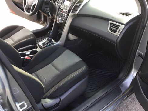 Used 2017 Hyundai Elantra GT image 14