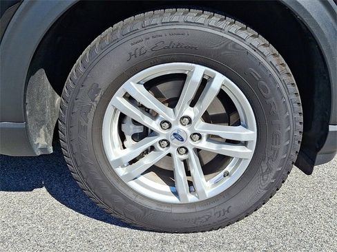 Used 2023 Ford Explorer XLT w/ Equipment Group 202A image 13