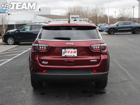 Used 2022 Jeep Compass Latitude image 5