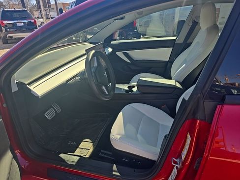Used 2021 Tesla Model 3 Performance image 7