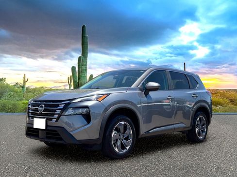 Used 2025 Nissan Rogue SV FWD image 2