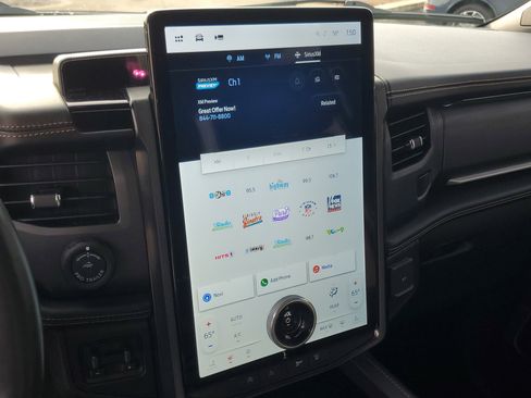 Used 2023 Ford Expedition Platinum image 16