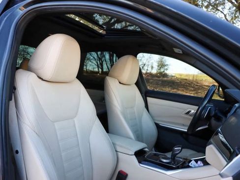 Used 2019 BMW 330i Sedan w/ Premium Package image 21