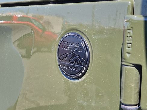 Used 2021 Jeep Wrangler Unlimited Sahara image 10