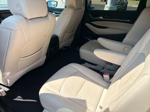 Used 2023 Buick Enclave Essence FWD image 11