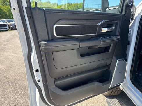 New 2026 RAM 2500 Laramie AWD/4WD image 18