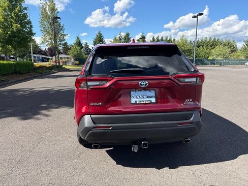 Used 2020 Toyota RAV4 XLE w/ Convenience Package AWD/4WD image 6