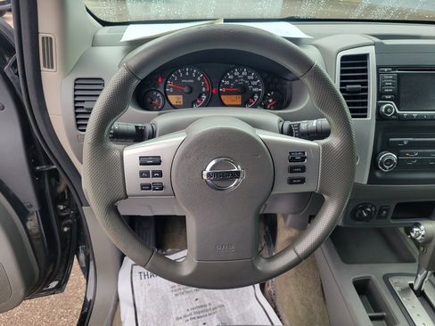 Used 2017 Nissan Frontier SV image 21