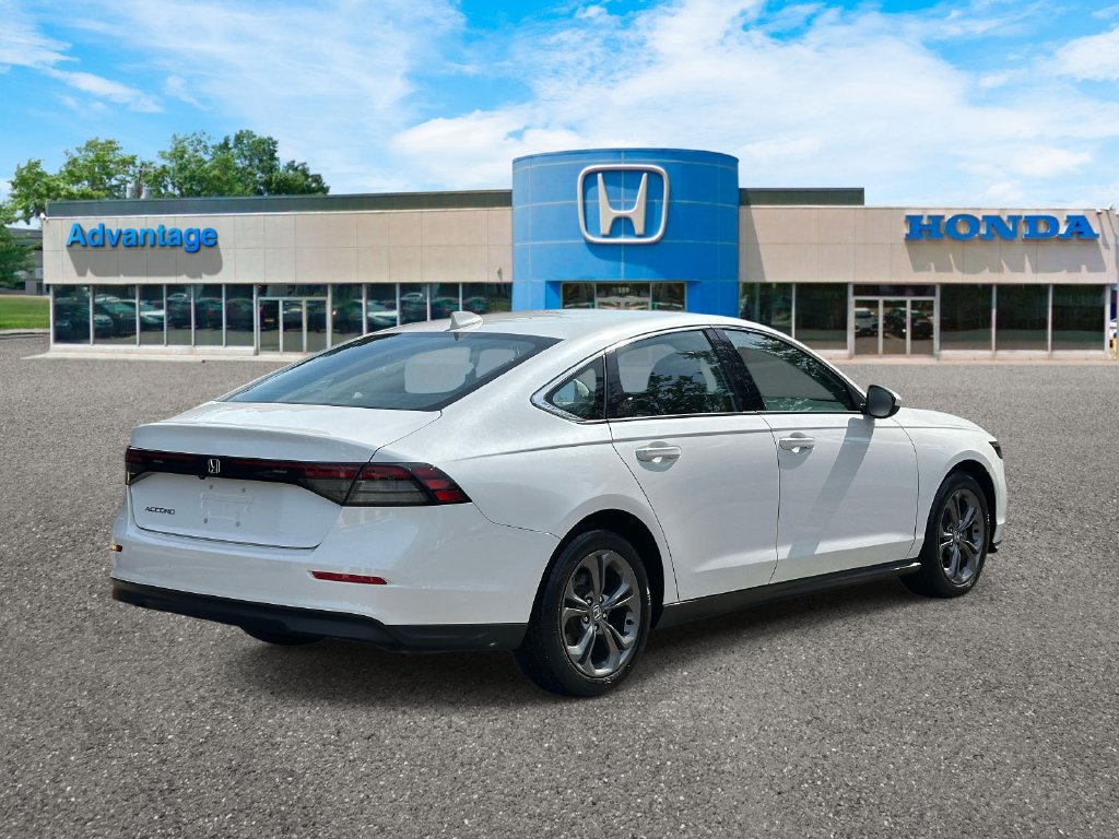 Used 2023 Honda Accord EX image 4