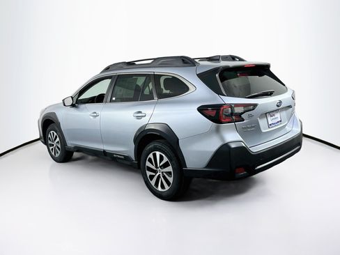 Used 2023 Subaru Outback Premium AWD/4WD image 7