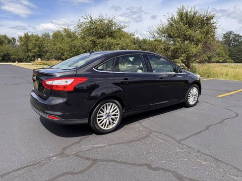 Used 2012 Ford Focus SEL FWD image 2