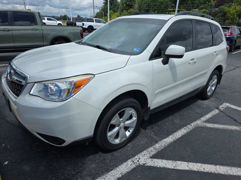 Used 2016 Subaru Forester 2.5i Premium AWD/4WD image 2