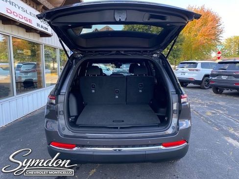 New 2025 Jeep Grand Cherokee Laredo X image 17