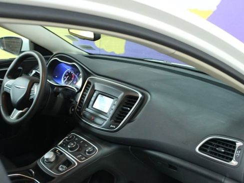Used 2016 Chrysler 200 LX FWD image 11