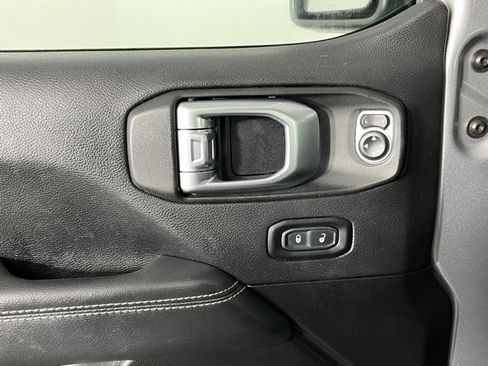 Used 2020 Jeep Gladiator Overland image 21