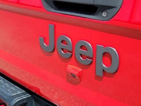 Used 2021 Jeep Gladiator Rubicon AWD/4WD image 11
