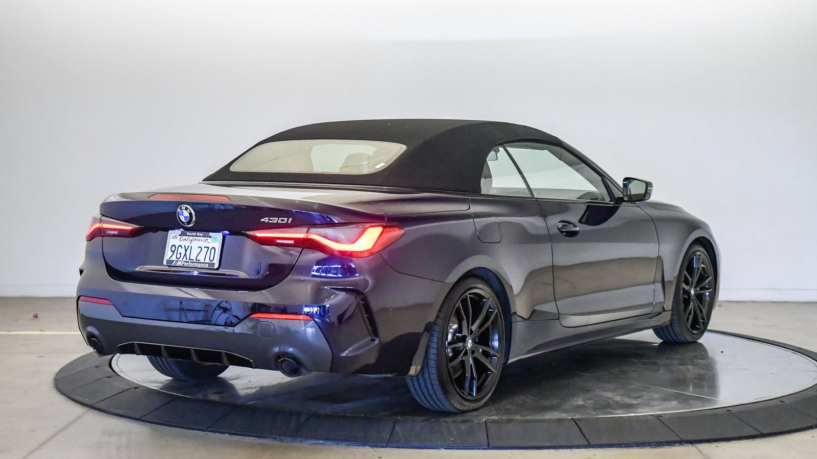 Certified 2023 BMW 430i Convertible w/ M Sport Package RWD image 5