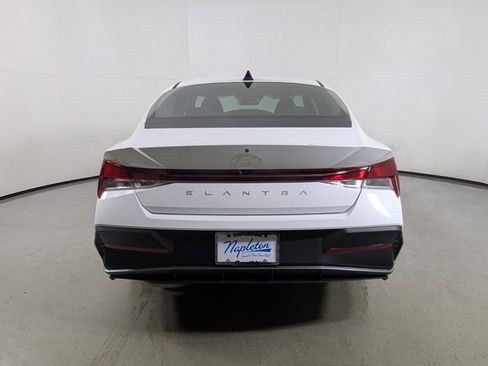 New 2026 Hyundai Elantra SE image 6