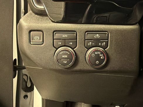 Used 2023 Chevrolet Silverado 1500 LT w/ Protection Package AWD/4WD image 18
