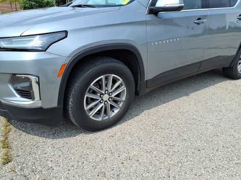Used 2023 Chevrolet Traverse LT FWD image 4