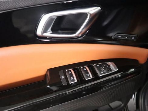 Used 2024 Kia Carnival SX image 24