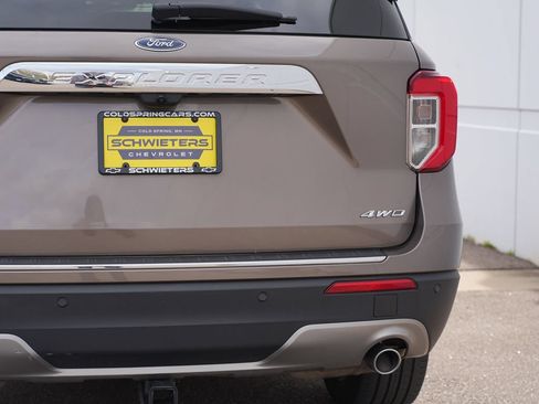 Used 2021 Ford Explorer Limited w/ Equipment Group 301A AWD/4WD image 10