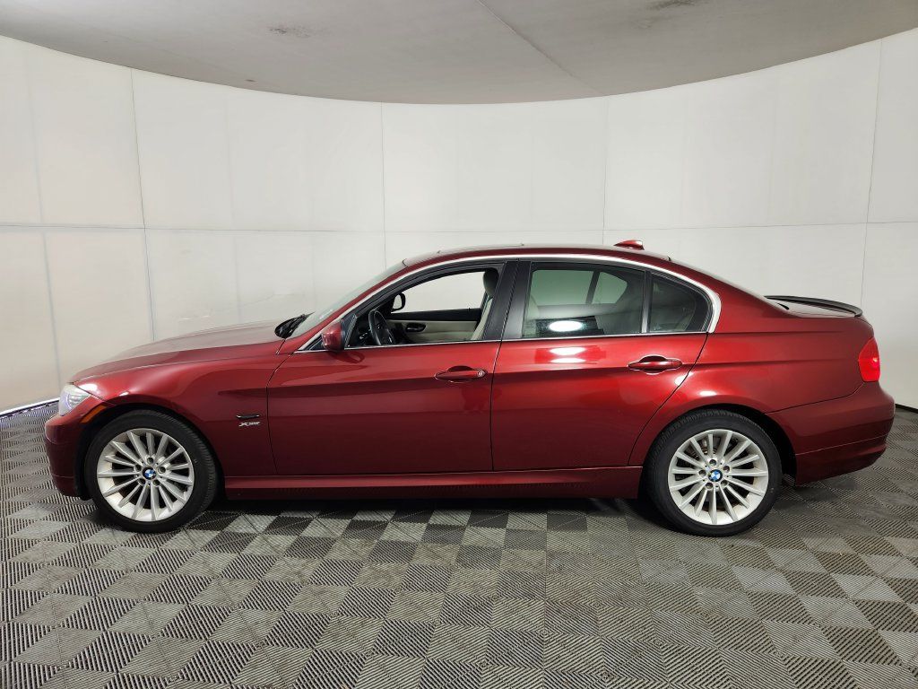 Used 2011 BMW 335i xDrive Sedan AWD/4WD image 4