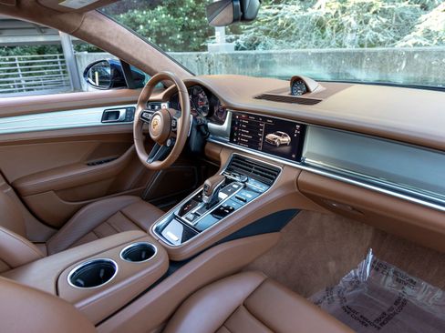 Certified 2022 Porsche Panamera GTS AWD/4WD image 56