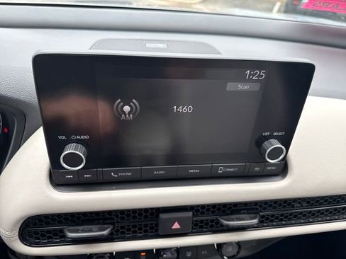 Used 2023 Honda HR-V LX image 32