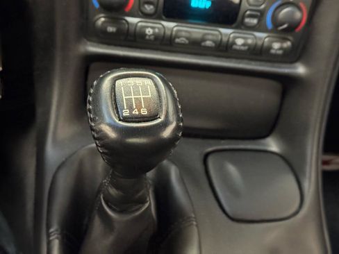 Used 2004 Chevrolet Corvette Z06 w/ Z06 Preferred Equipment Group RWD image 17
