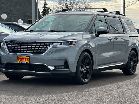 Used 2023 Kia Carnival SX Prestige image 8