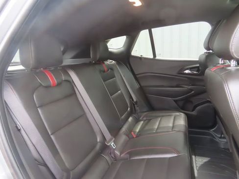 Used 2025 Chevrolet Trax RS w/ Sunroof Package FWD image 29