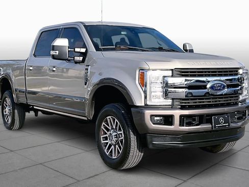 Used 2018 Ford F250 King Ranch w/ King Ranch Ultimate Package image 3
