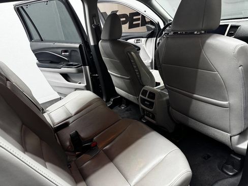 Used 2017 Honda Pilot Touring image 49
