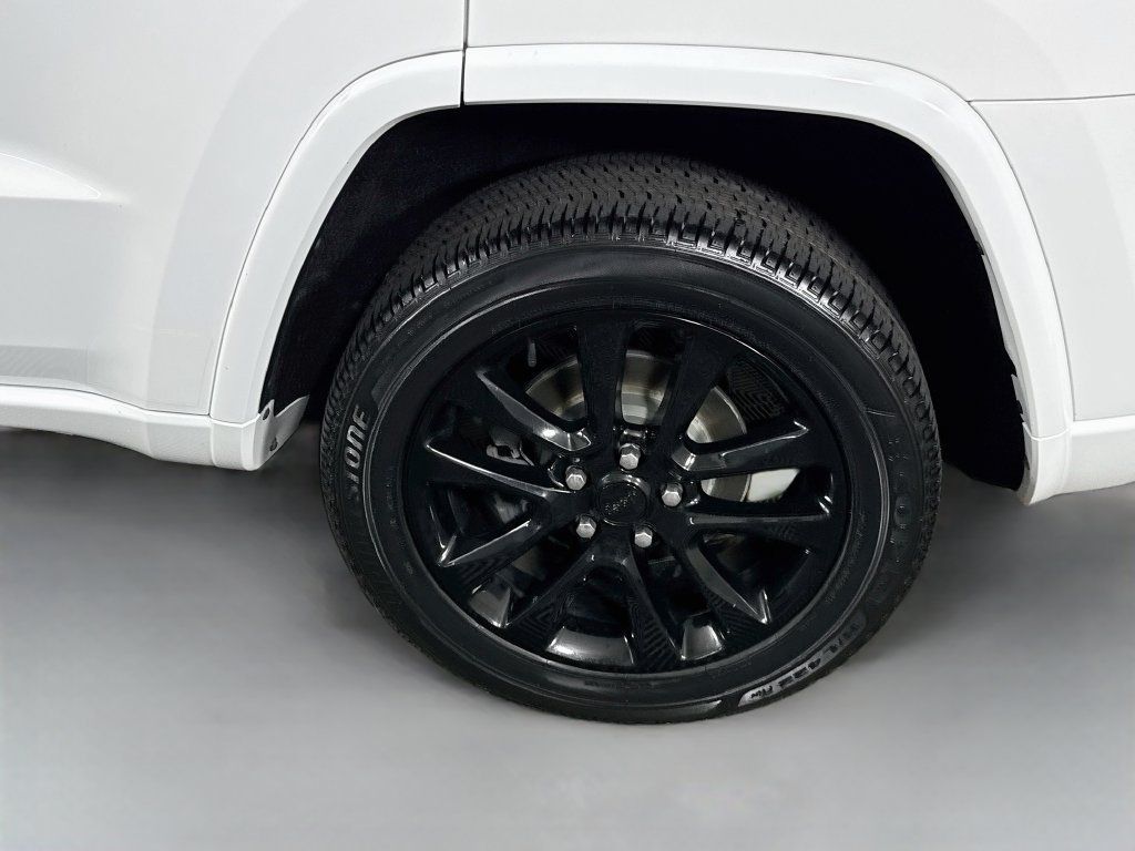 Used 2020 Jeep Grand Cherokee Altitude AWD/4WD image 37