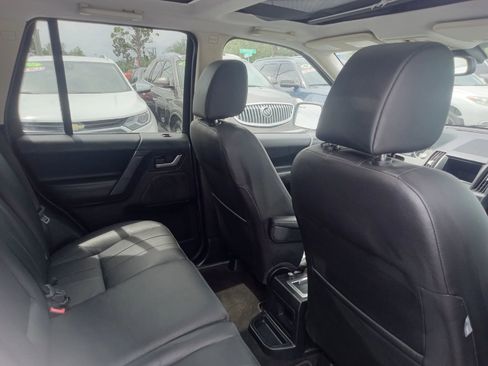 Used 2011 Land Rover LR2 HSE AWD/4WD image 16