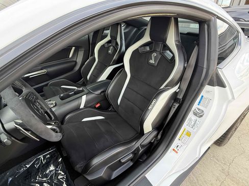 Used 2021 Ford Mustang Shelby GT500 w/ Carbon Fiber Track Pack image 3