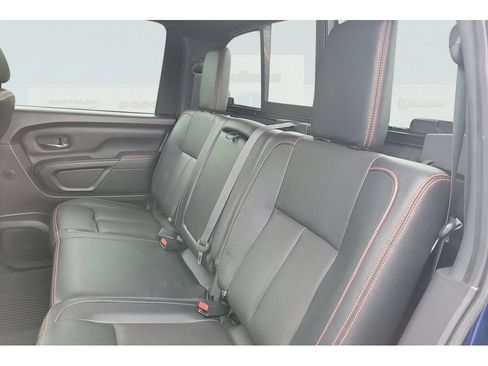 Used 2021 Nissan Titan PRO-4X w/ Pro-4x Convenience Package AWD/4WD image 16