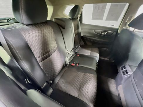 Used 2019 Nissan Rogue SV AWD/4WD image 25