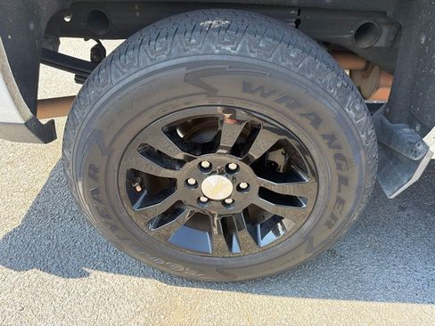 Used 2019 Chevrolet Silverado 1500 LT w/ All Star Edition RWD image 16